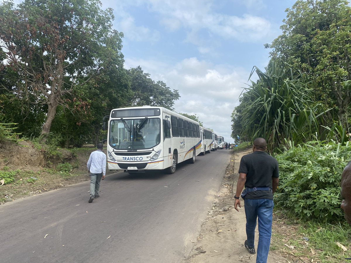 transcordc's tweet photo. Départ du convoi des bus dirigé par le DG de TRANSCO @tshief2000 vers le Grand KASAI #villageimpulu @Presidence_RDC @fatshi13 @TinaSalama2 https://t.co/Wm9wUWrCTb