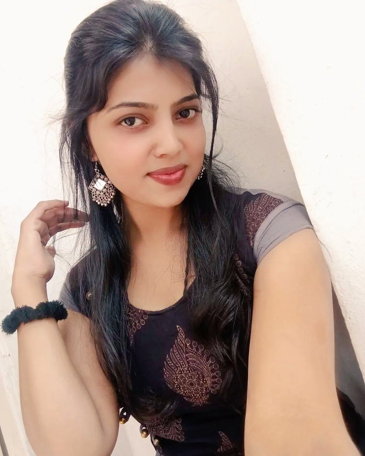 PriyaKu71's tweet photo. Watsapp ya Facebook? https://t.co/DKqBP5uDW1