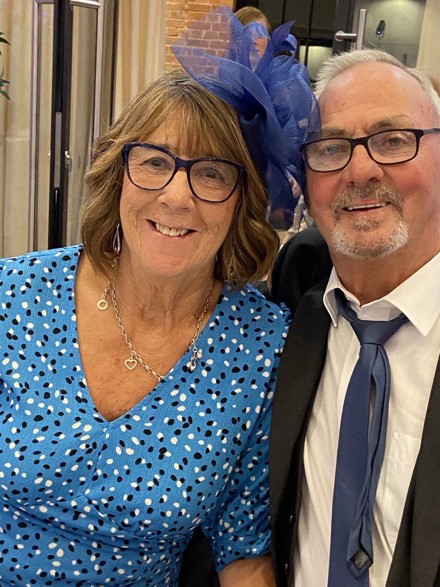 EasonTrish's tweet photo. Had a lovely day Saturday 15th Oct. at the wedding of Nathan and Suzi .Weather was lovely and the food was fantastic,so pleased they wanted us to share their special day 🍾🥂❤️💙 https://t.co/NWjZC6mLMr