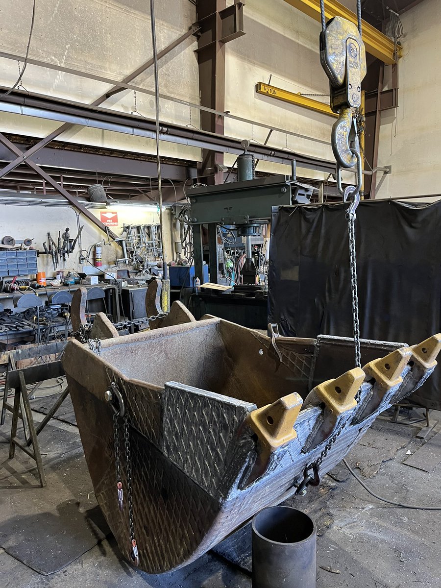 MarionMachine's tweet image. Construction heavy equipment service and maintenance.
Manufacturing all kinds of excavator attachments.
1005 Dunford Ave, Victoria BC.  250-474-2390
#construction #heavyequipment #diggingbucket #forestry #roadbuilding