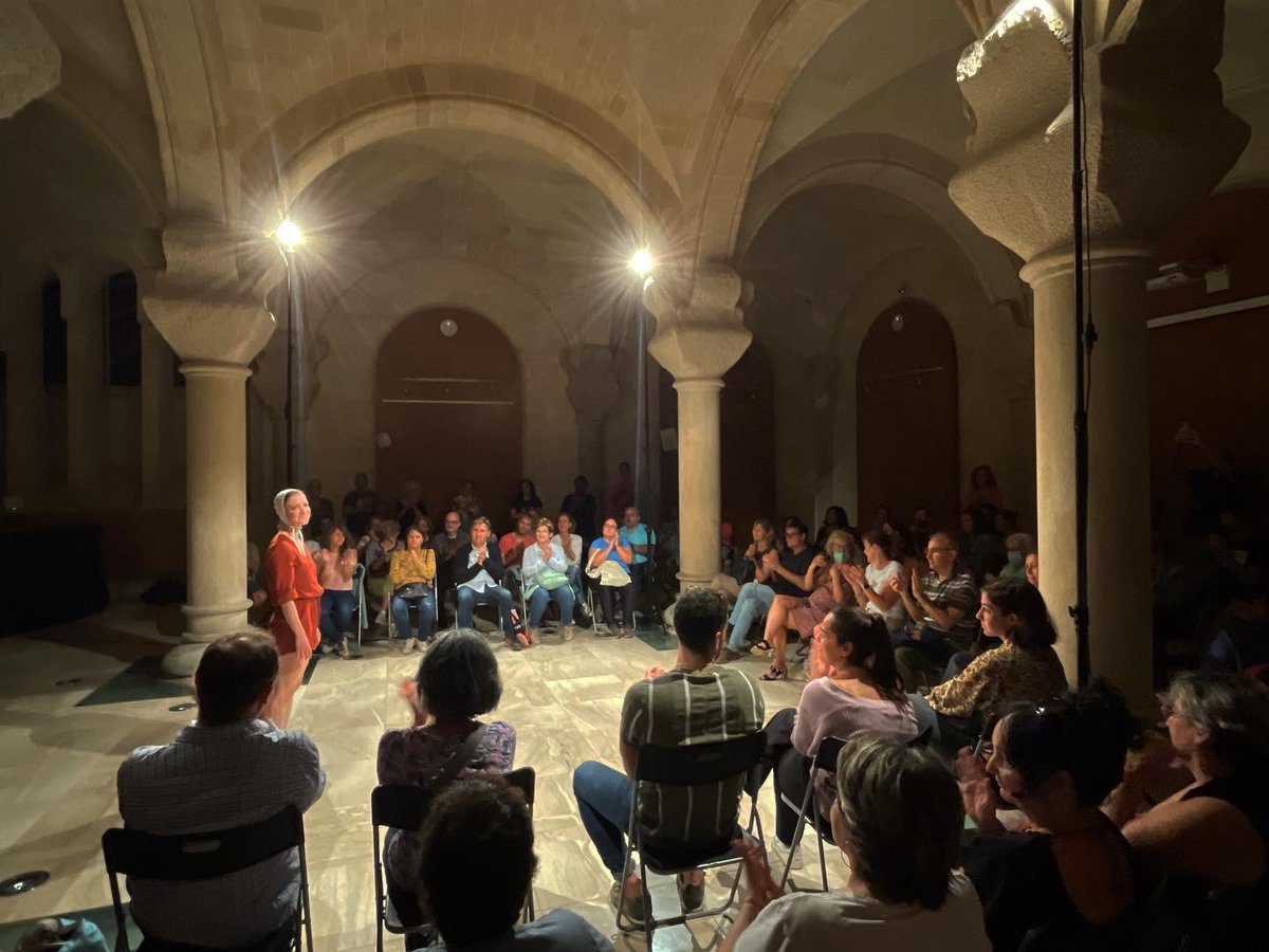 ERoigM's tweet photo. Deliciós espectacle d’ @arteria_tortosa a la Cripta de la Reparació
#ARTERIATortosa
𝗠𝗜𝗟𝗞 de Camille Guillaume
#tortosacultura #arteriatortosa #at22 #cultura #musica #milk #camilleguillaume #dansa #ciencia #tecnologia #robertoolivan #tortosa #terresdelebre @tortosacultura https://t.co/lkhHrEp97D