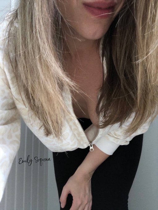 Do you like peeking down my shirt? https://t.co/c0VSHa3GbD