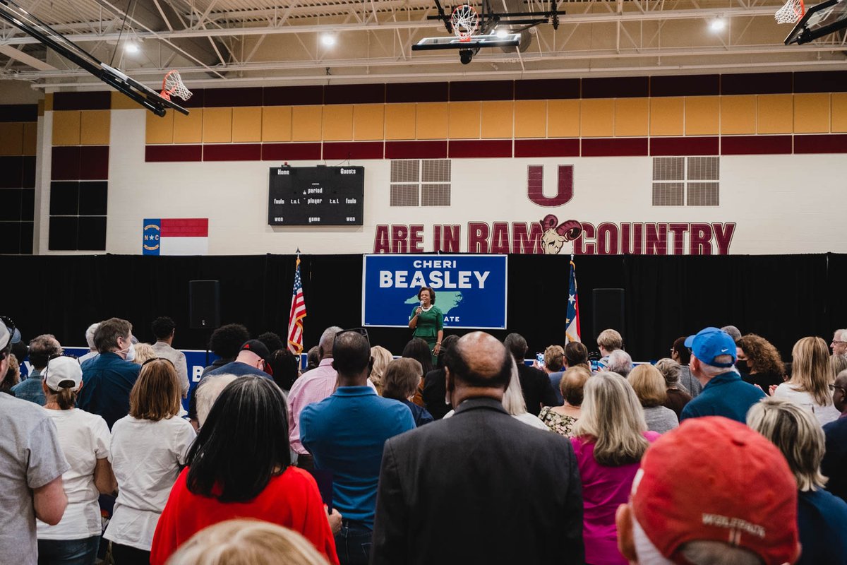 CheriBeasleyNC's tweet photo. We had a great day in Charlotte with @CoryBooker meeting supporters and volunteers getting ready for the first day of early voting in North Carolina. 

Thank you for spending the day with us (and for all the selfies)! https://t.co/PGDRHaVu4z