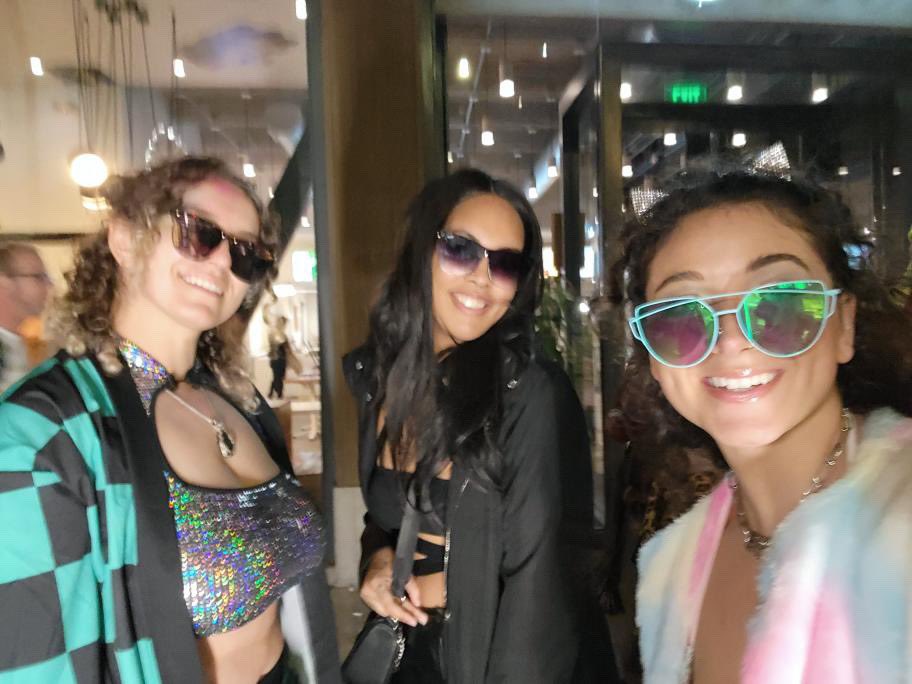 itss_jasminee_'s tweet image. @HowWeirdSF