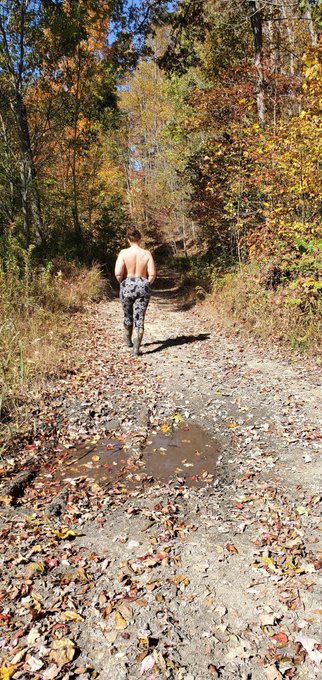 Guess who was top less yesterday? 🤪 https://t.co/hBBfBR32OM