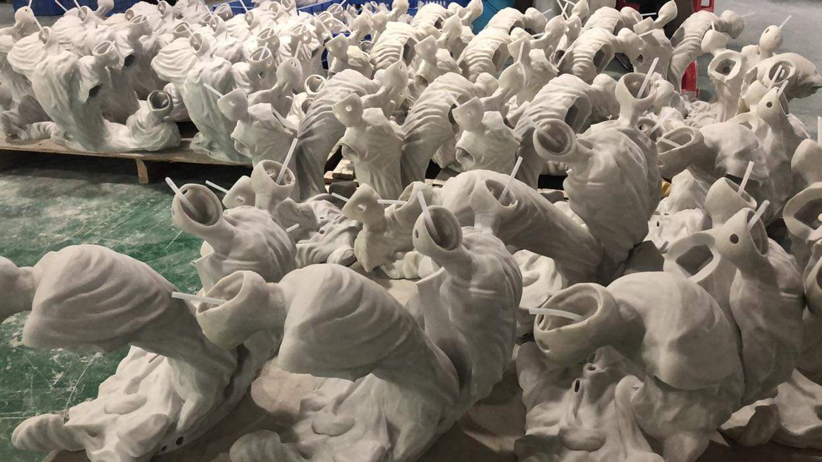 Kami_Arts's tweet photo. Bonjour à tous, 

Quelques images aujourd'hui de la production en cours de la statue Grimm. 

Nous faisons au mieux pour satisfaire les nombreux fans de Radiant qui ont commandé ce beau bébé.
Les Radiantiseurs auront aussi du neuf en 2023. 

Bonne soirée à tous. 

L'équipe Kami https://t.co/EiKnAIv39h