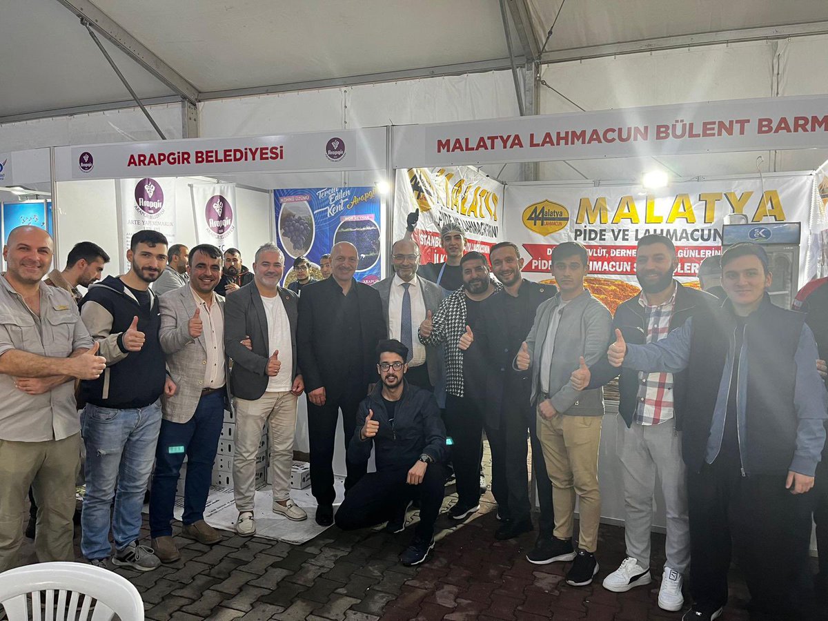 refahbasaksehir's tweet photo. #Madef #Malatya Dernekler Federasyonunun #Sultangazi ilçesinde düzenlemiş olduğu Malatya yöresel ürünleri günlerine İl Başkan Yrd. Kadir Karaca, ilçe Bşk. Av.Murat Altan, ilçe Bşk Yrd, yönetim ve gençlik olarak katıldık. Madef genel başkanı ve teşkilatına teşekkür ediyoruz. https://t.co/VXYCvGhUp3