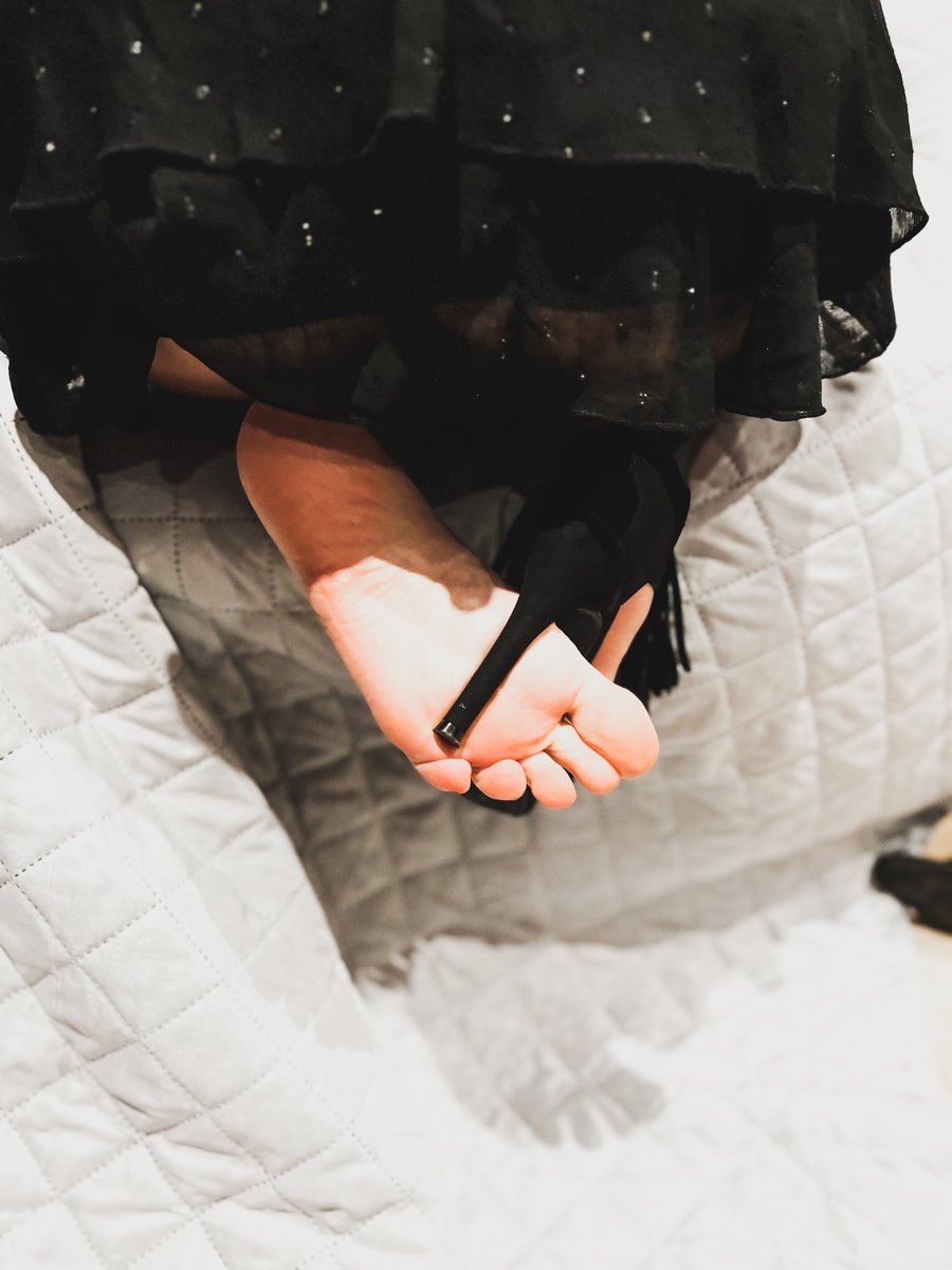 chewingumbwitch's tweet photo. Who likes high heels? <3
#feetworship #feetfetish #feetbeautiful #feetfinder #feetfetiche #feetpicsforsales #onlyfans #onlyfansgirl #OnlyFansLeakedContent #feetlove #followme #sendfeetpics #feetfetiche #solesworship #ratemyfeet #FeetPicture #feetpics #feet https://t.co/AEv1KlYbSS https://t.co/mZJUwXiDAN