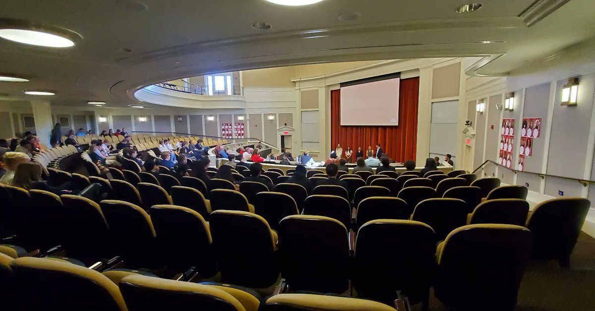 FarmerSchoolMU's tweet photo. #MiamiStartupWeekend final presentations are happening now! #MyFSB #MiamiOH https://t.co/ENJUffvupO