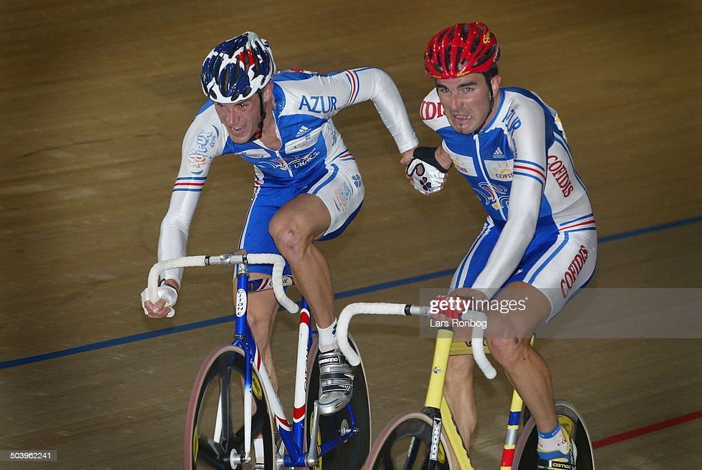 Miroir2Cyclisme's tweet photo. @J_Neuville @Franckperque @Ben__Thomas_ @DonovanGrondin Championnats du monde de cyclisme sur piste 2002 à Ballerup, Danemark - Course l'américaine / Men Madison race

🥇 Jérôme Neuville - Franck Perque 🇫🇷

📸 Lars Ronbog/FrontzoneSport via Getty Images
#SQY2022 https://t.co/fZJ8vjnGNm