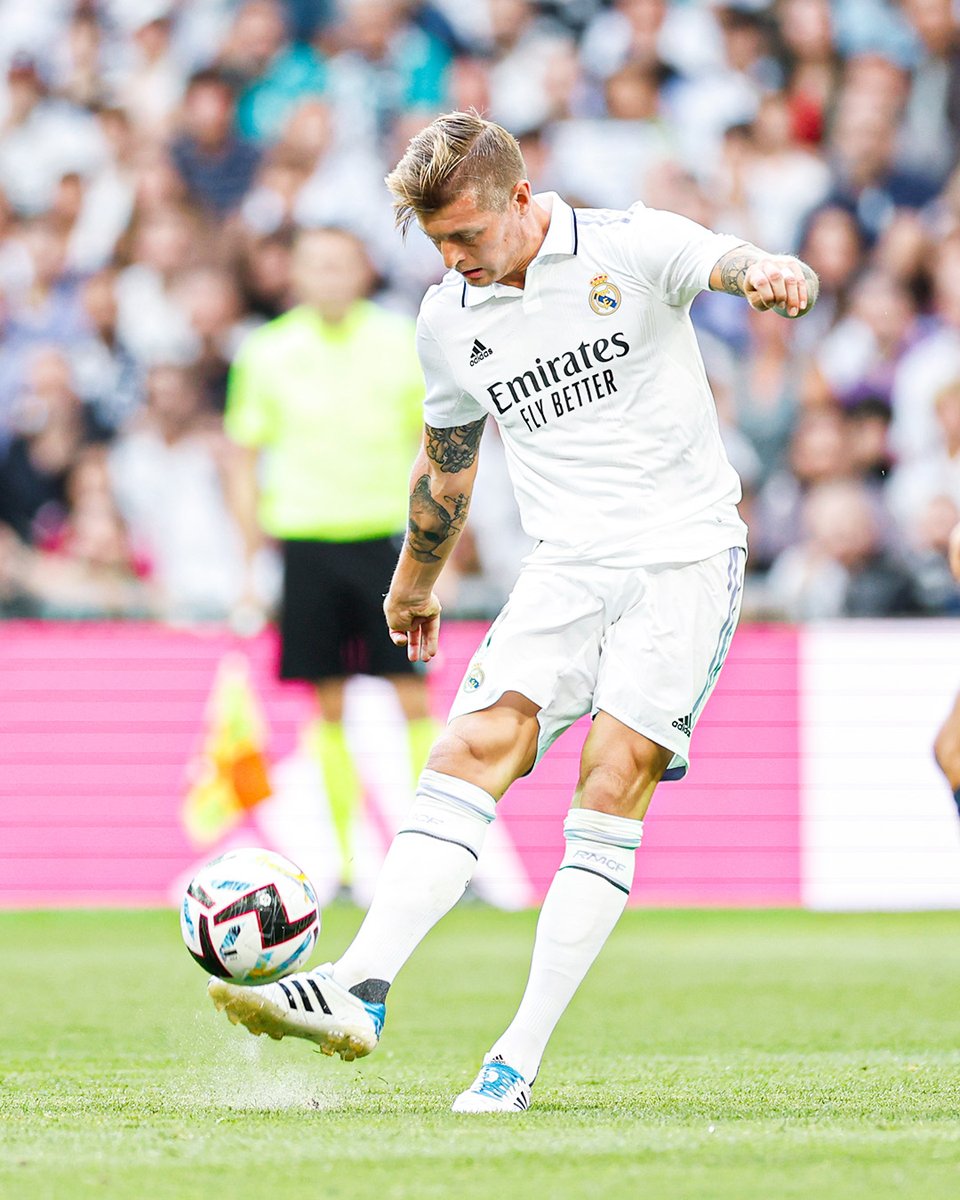 👟 ¡Tiene un guante!
<a href="/ToniKroos/">Toni Kroos</a> | #ElClásico