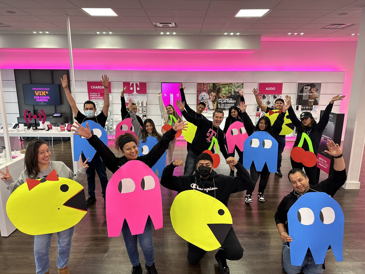 RamonitaGaud's tweet photo. In the name of spirit week, we’re kicking it off with Team Cicero’s version of PAC-MAN! Shout out to @BrandonTaggart5 for participating and to the team for bringing the vision to life!! #ChicagoSouthMOB @mariajimenezz4 @SaadYasin54 @cindee312 @cashley93 @LudinSebastian https://t.co/zFlUbrJlkb
