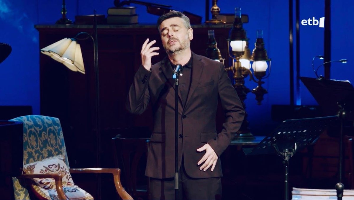 Andoni_tenor's tweet photo. Eskerrik asko #oholtzan @euskaltelebista @EiTBKultura por emitir ayer el concierto que ofrecimos hace unos meses en el @teatrocamposeliseos #Bilbao! Un lujo haber podido trabajar con grandísimos profesionales!! 👏👏👏
📺🎶👉 https://t.co/FdKsbUZagE https://t.co/lBicDBhfw0