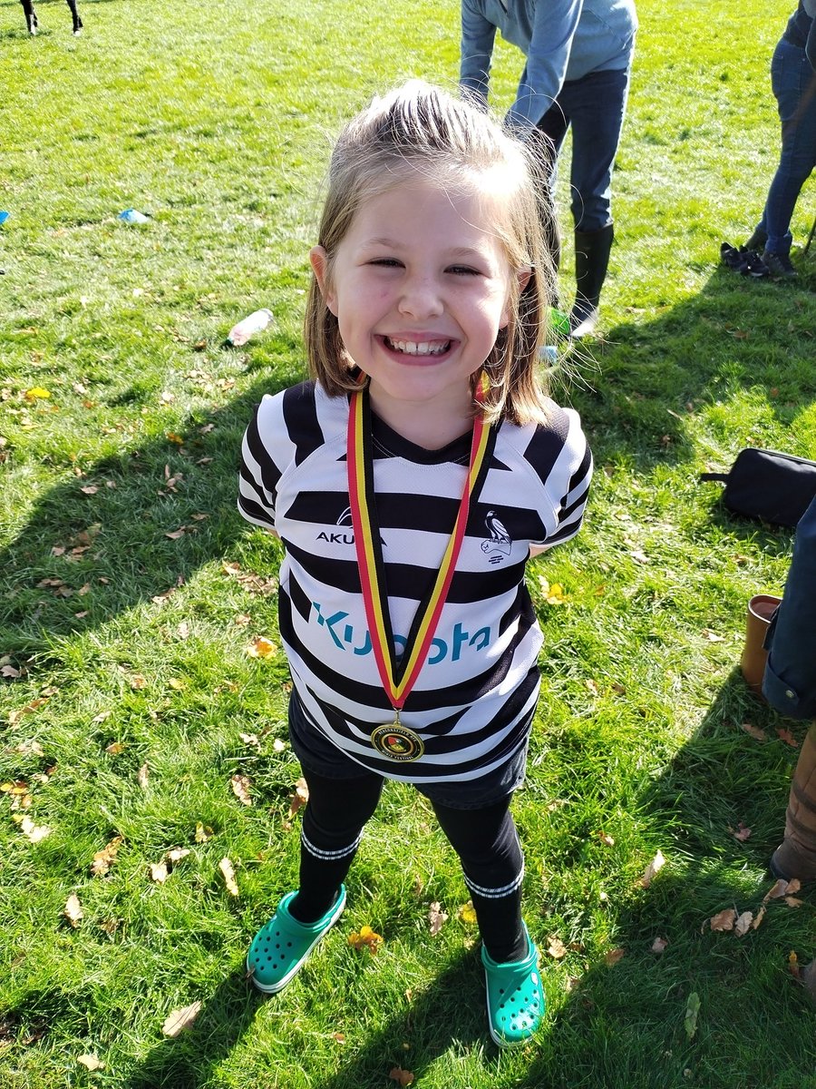 One happy girl after playing for @chinnorrfcthame today at the Beaconsfield festival. 

4 games , 3 assists, some tackles and lovely weather. 

#girlsrugby #chinnorrfcu9s #chinnorrfc #smiles😊