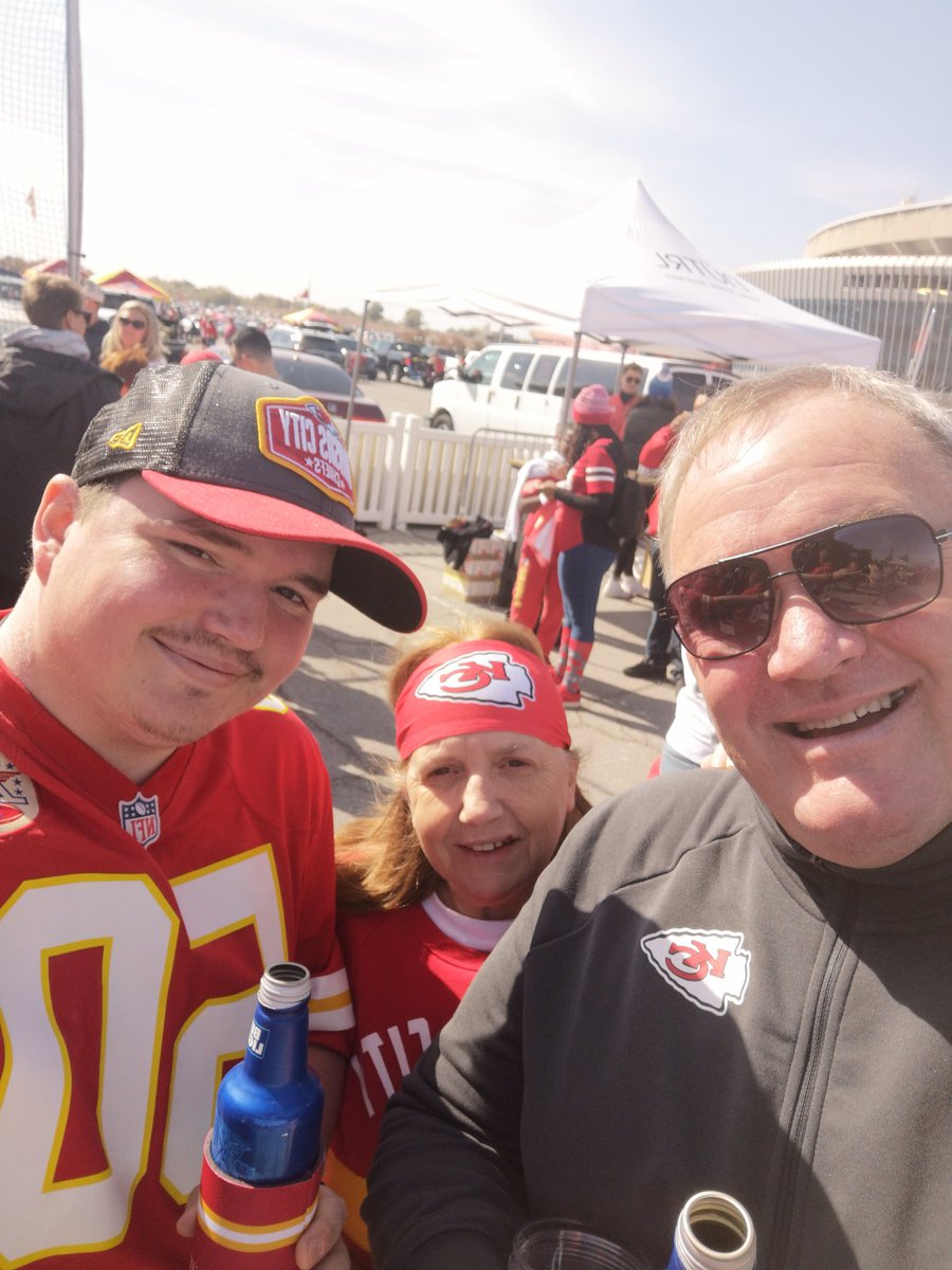 #ChiefsKingdom

Happy birthday ray jay all the way from the UK go chiefs xxxx