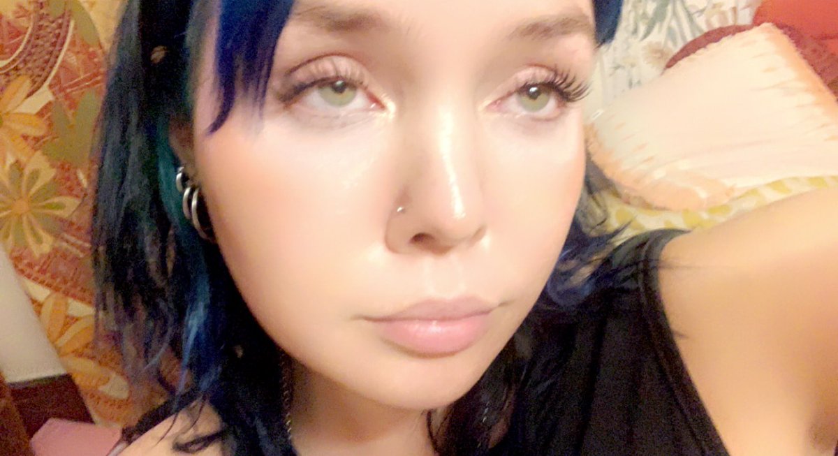 mmizner1438's tweet photo. Versatile switch, freaky whore down for anything. Subscribe to my OnlyFans to help me pay for school :)) link: https://t.co/qiLChhf9HP #onlyfans #onlyfansbaddie #freaky #bdsm #anal #oral #bondage #gothgirl #booty #tits #altgirl #nipplepiercings #mommy #daddy #barelylegal https://t.co/w7F64j7OCE
