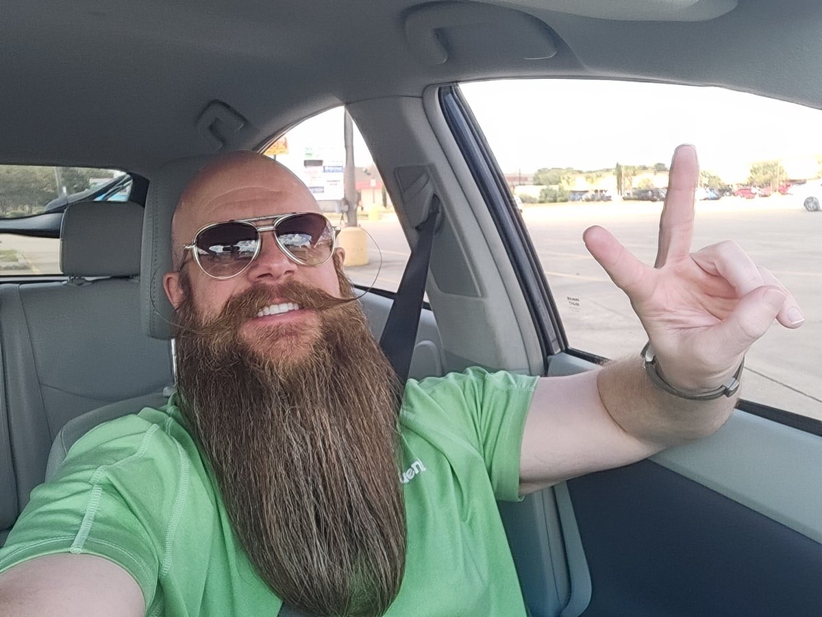 joecarsonsmith's tweet photo. Happy Sunday!  Today will be a challenge but I'm up for it!

#lifebringsuschallenges 
#bethebestbarn0ne https://t.co/uz5WvWftjp