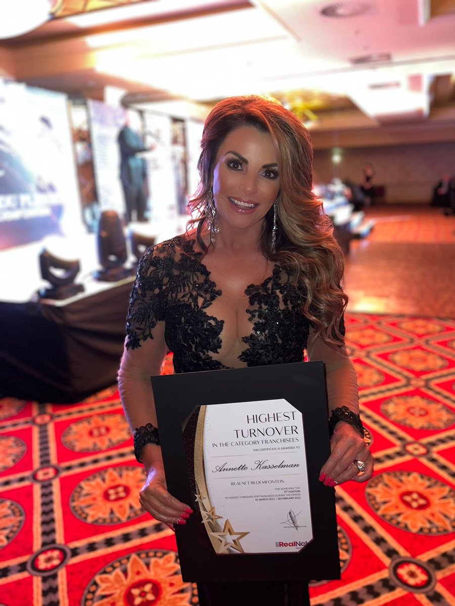 AnnetteMrsSA's tweet photo. #realnetproperties National #starawards
Super #grateful to all my #clients #family and #friends who made this possible. All #glory to God for answering #prayers and always #providing and for #blessing me! #bloemfontein
#connectingheartsandhomes #callmefirst #realtor https://t.co/kZV5db2t9h