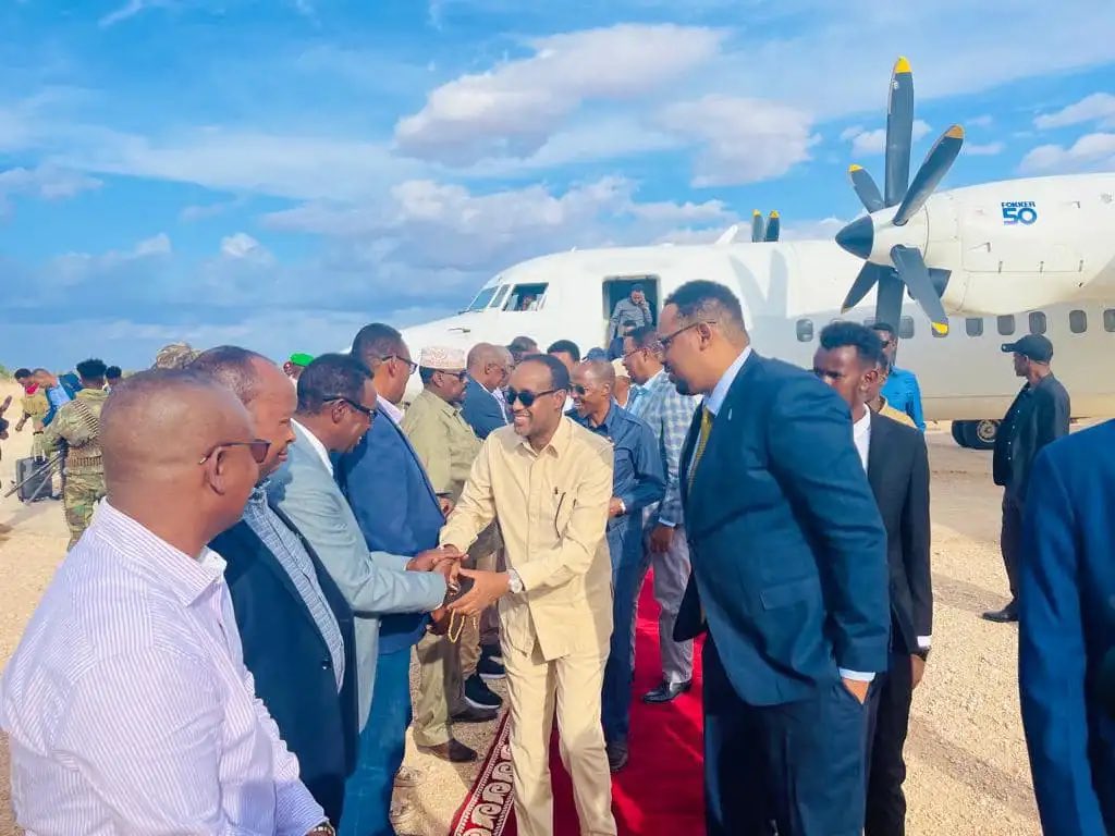 ProfShiree's tweet photo. Without a doubt, @MohamedHRoble will empower the local forces morale. #PMRoble is a political strategist and tactician. He possesses the aptitude and capacity to start a revolutionary change right away, one that necessitates adopting entirely new ways of thinking and acting. ✌🏾 https://t.co/pJklnuX29r
