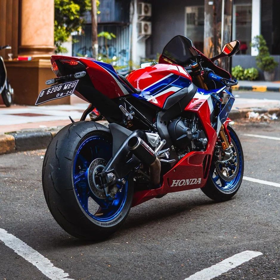 MoreMotorcycles's tweet photo. Honda CBR https://t.co/AaSWEMNQtn