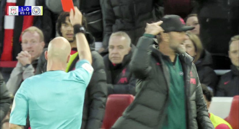 StokeyyG2's tweet photo. Klopp putting his middle finger up to Anthony Taylor as he sends him off🤣 https://t.co/hSIyAjvW7K