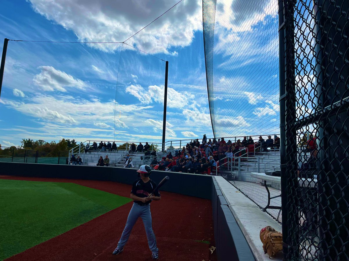 GLCanadians's tweet photo. The 14s and 15s play their first game at Royal Field.
#RoyalField https://t.co/Ib7IjKXZqc