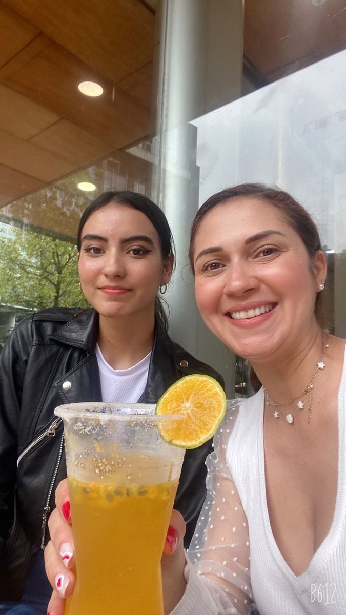 AlirisFuentes's tweet photo. Mi bella hija y estimada hermana. https://t.co/o3spS3ZhIA