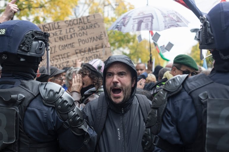 NMalainin's tweet image. #FrenchSpring #French_spring #France

بداية نهاية قوة كان إسمها #فرنسا، 
بعد استيقاظ دول أفريقية عدة وتحررها من تبعيتها.

#الربيع_الفرنسي
#ثورة_الغلاء