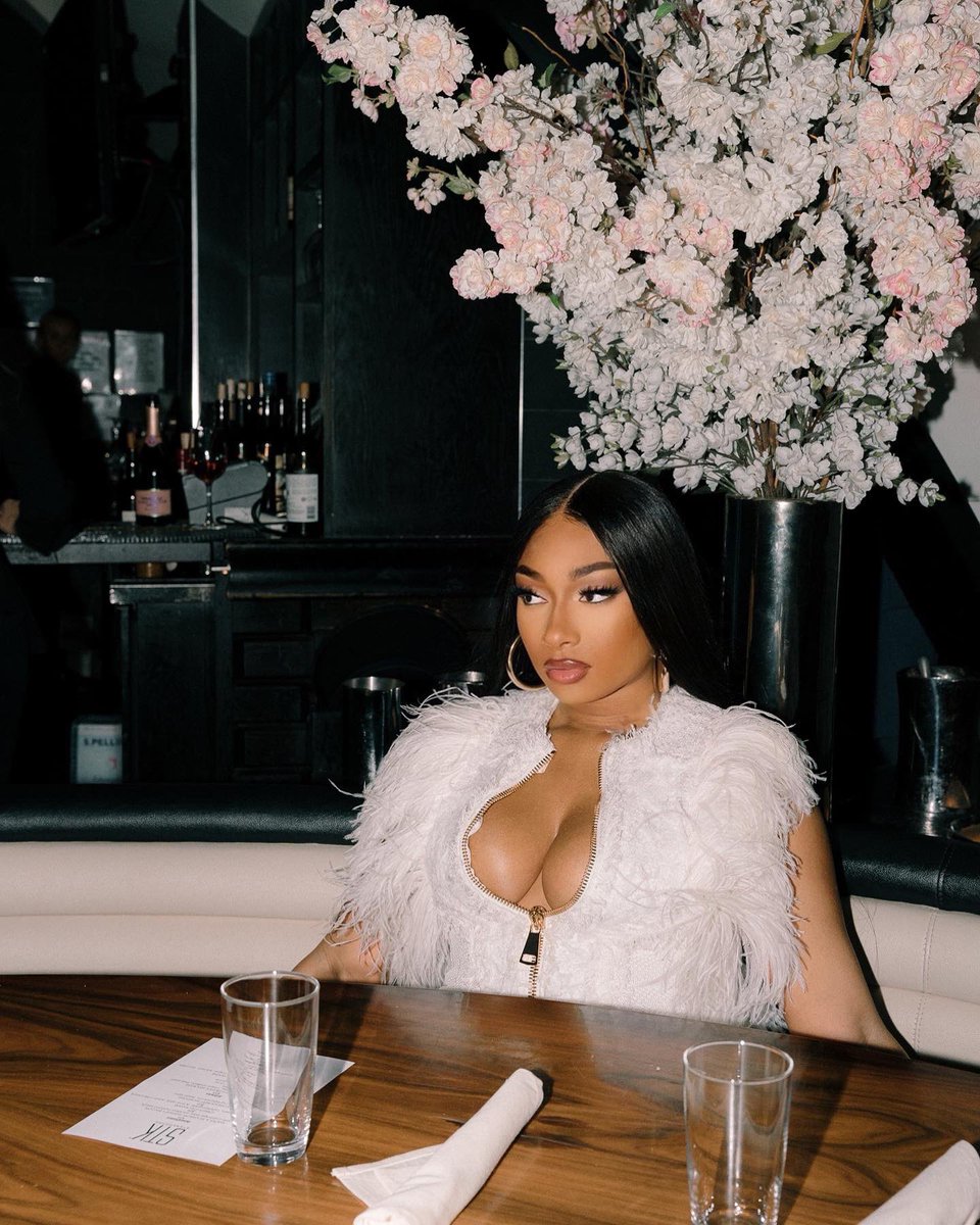 TEE SNOW tweet media