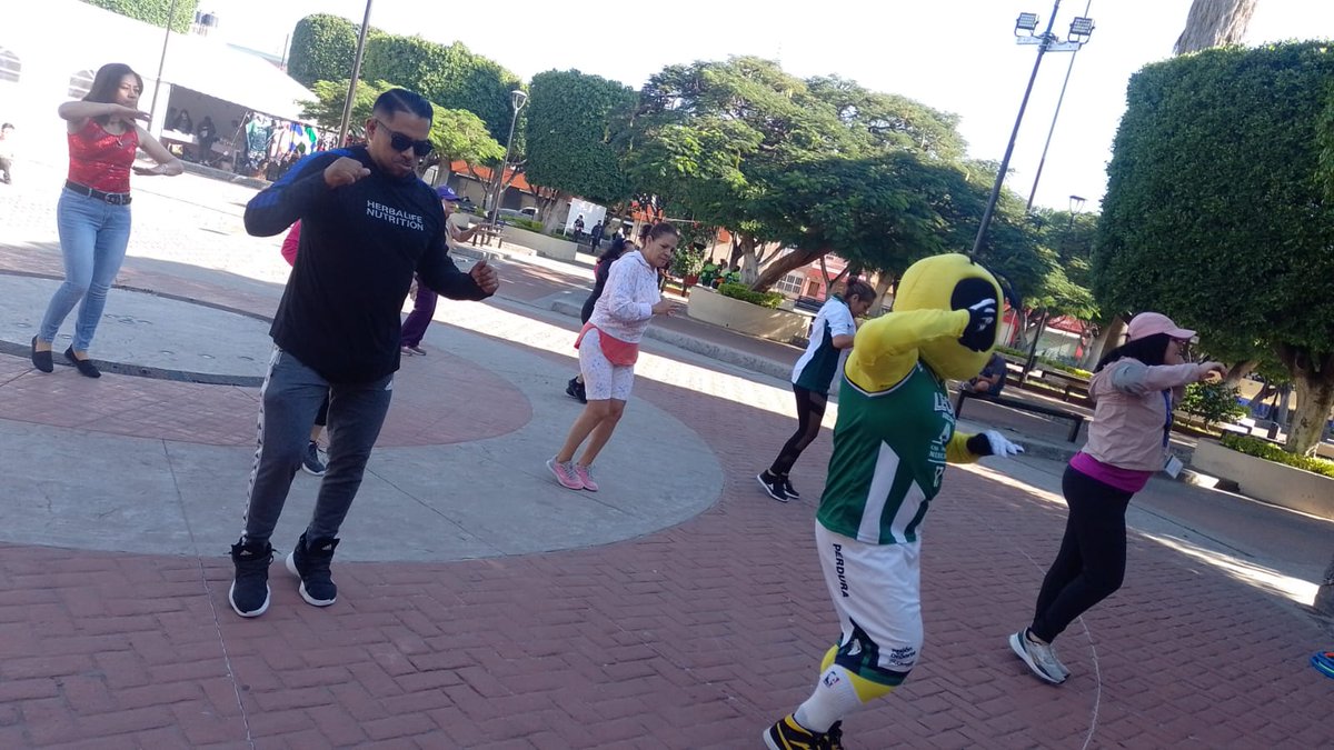 movilidad_leon's tweet photo. 💫¡Nos activamos con la Ruta León! #Master24fit 🌞🚲🍦
¡Promovemos la activación física,salud y recreación!
¡Nos activamos en compañía de @abejasdeleon!
#ViveTuCiudad🦁
#SomosGrandes #SomosFuertes #SomosLeón https://t.co/UQIPFYgX3b