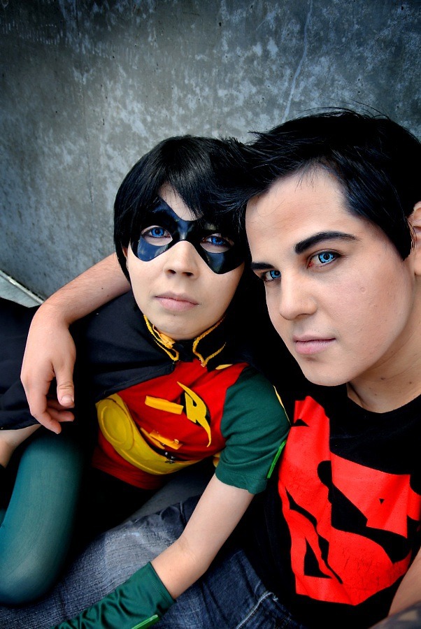 XCaminoArts's tweet photo. Day 16 of Halloween!
We're halfway there.
#dc #Superboy #Robin #dccomics #Batman #Superman #Cosplay #halloween #daysofhalloween #Costume #connorkent #TimDrake https://t.co/NpLRUZnHtV
