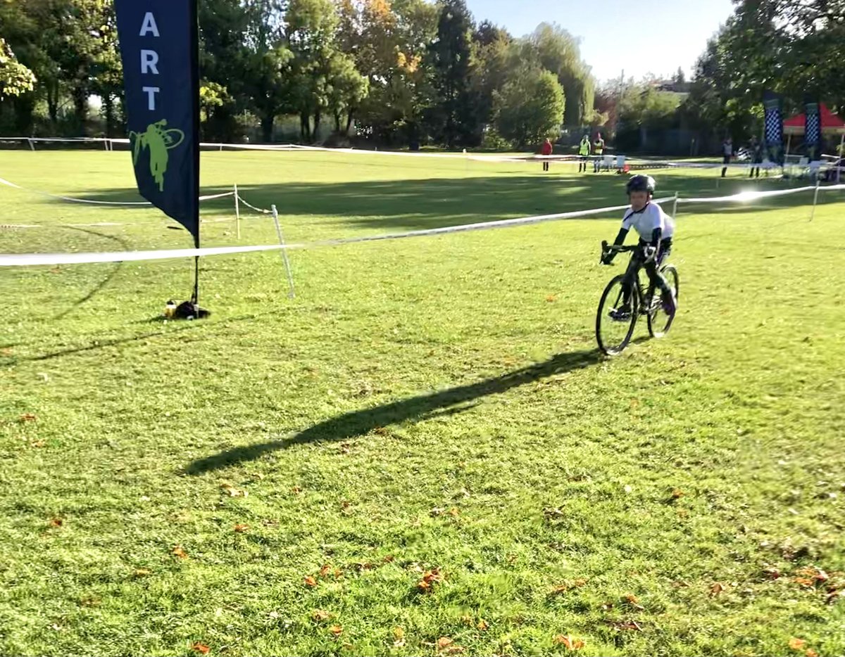 Gavin Jones tweet media