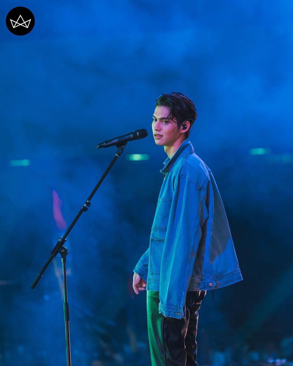 PortalBrightWin's tweet photo. [161022] Hoje aconteceu o tão esperado Octopop Festival 2022, onde o Bright se apresentou cantando diversas músicas 💙 

Nessa thread vamos trazer um pouquinho de como foi, segue o fio ⬇️ 

Cr.: LSAthai | #PBWthread #OCTOPOP2022 #bbrightvc https://t.co/Nszunfd6m2