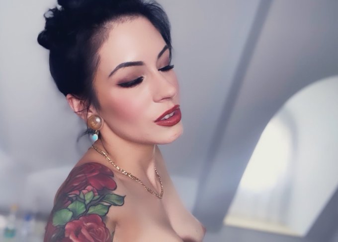 Being dramatic. https://t.co/6KDzTNXrrw<a href="/tag/fridayflashback"class="tags"><span>#fridayflashback</span></a>