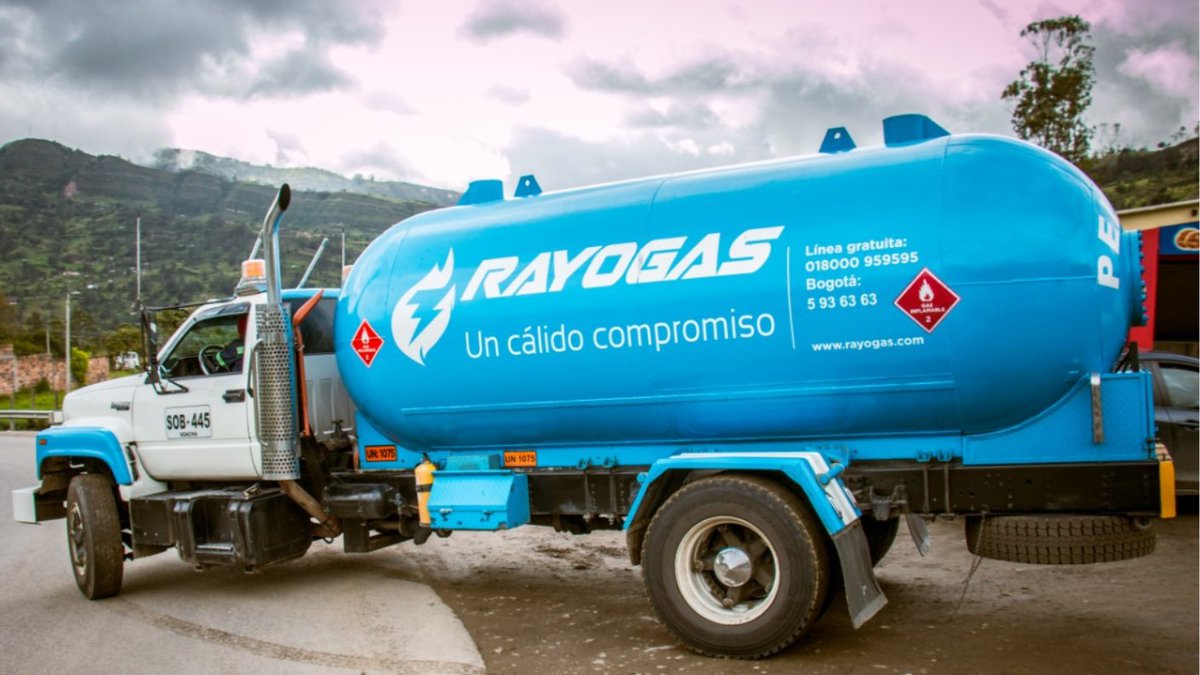 GasnovaCo's tweet photo. #SomosGLP Algunos de los vehículos con los que #Rayogas distribuye el #GasLP a sus usuarios, incluso en los lugares más apartados de las regiones donde presta este servicio esencial. @Superservicios @minergiaco https://t.co/kzOhVHerSZ