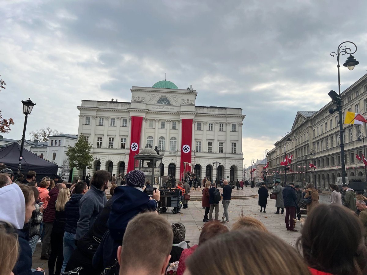 RTLMC1994's tweet photo. В Варшаве проходит референдум о присоединении к Рейху https://t.co/eyvjC0leac