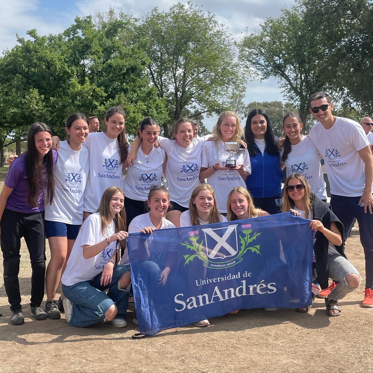 DeportesUdeSA's tweet photo. Los equipos deportivos de la Universidad de San Andrés de Fútbol Masc y Hockey Fem. obtuvieron el 1 er puesto y Fútbol fem el 2do puesto de la Copa San Ignacio de Loyola organizada por la Universidad Católica de Córdoba 13,14 y 15 de octubre
Y  el PREMIO FAIR PLAY del Panathlon https://t.co/fMZfSzidZX