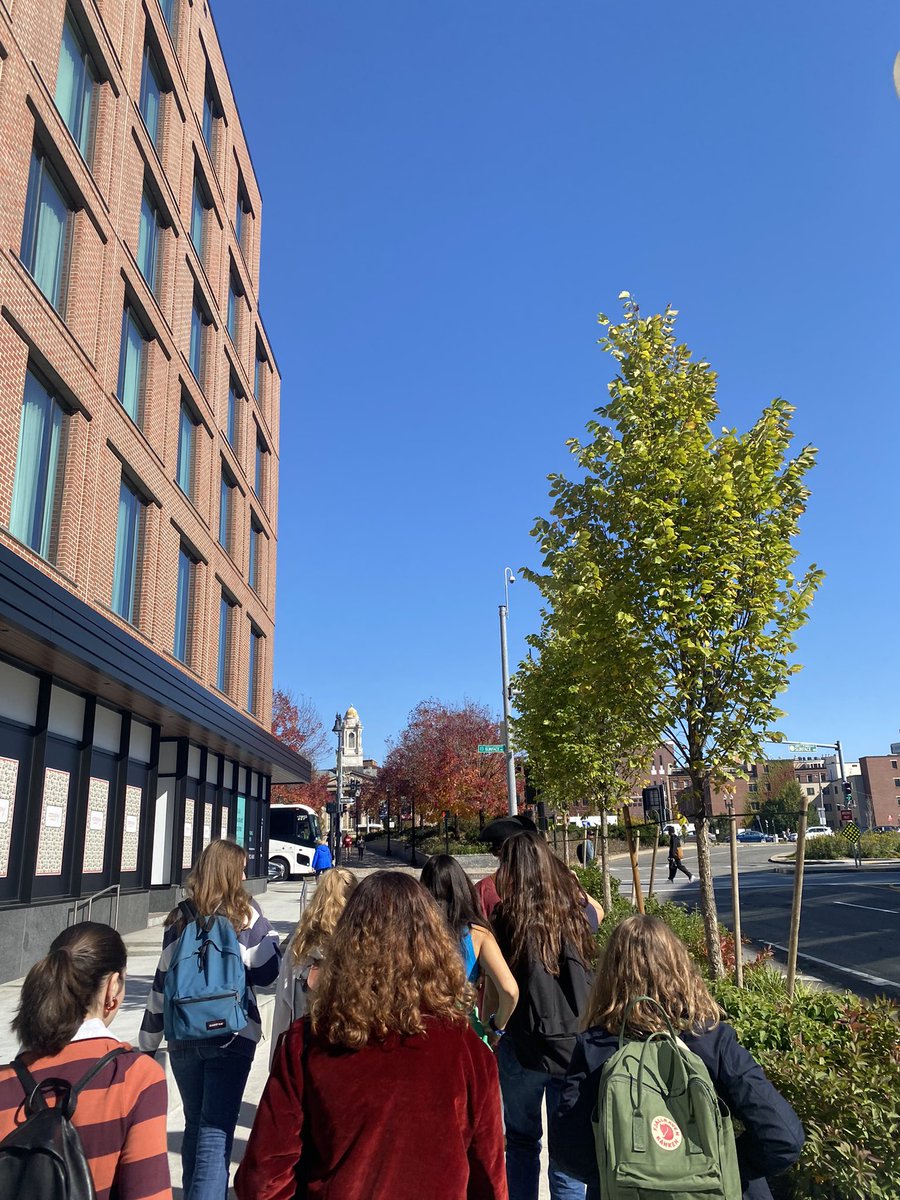 History_WHS's tweet photo. Lord Henry Percy leading us round the North End @WimbledonHigh @WHS_Trips https://t.co/fxK0zZDOxT