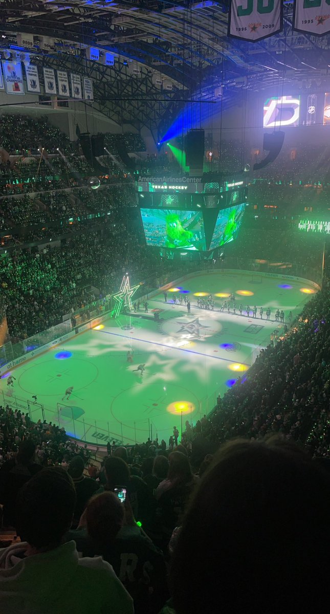 _amandaleeann's tweet photo. go stars! #TexasHockey https://t.co/f7DV6Vx2PD