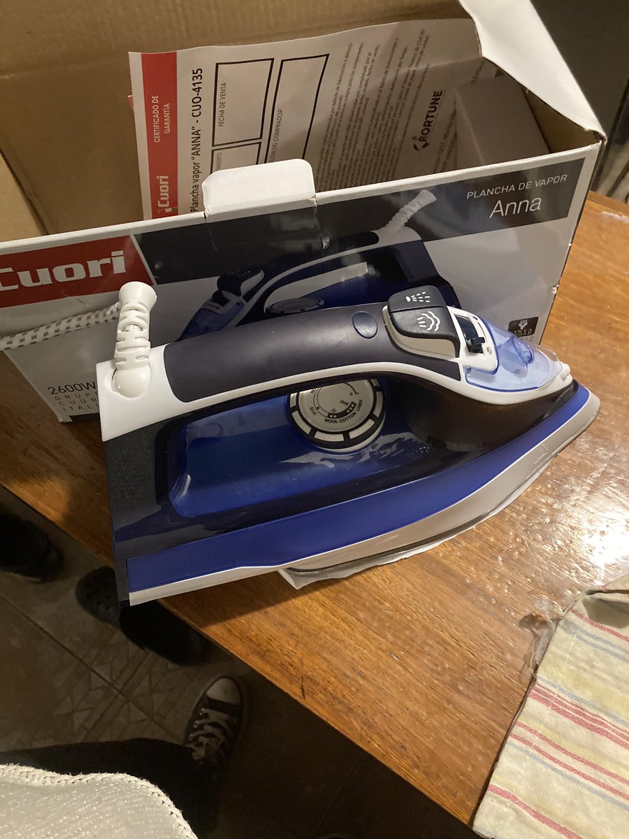 inemoraa's tweet photo. Hace unos días le conté a mamá q necesitaba una plancha (para cocinar churrasco). Hoy me cae con un regalo. 
El regalo: https://t.co/iGTTudMWvc