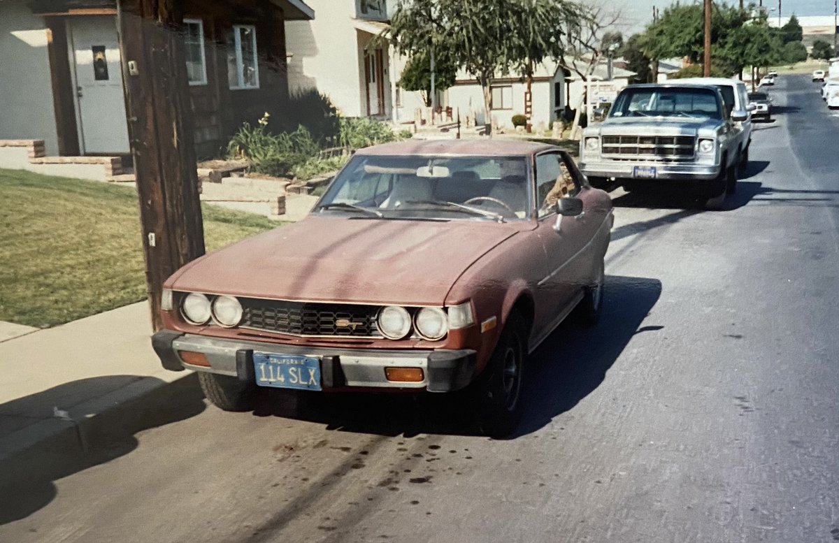 RichStarkings's tweet photo. 4/ In an act of confidence or foolhardiness, I’d spent the last of my savings on a 1977 @Toyota Celica ($900) determined to commit to living in California no matter what. You can see @SimonFurman3 in the passenger seat studying the #thomasguide ready for @Comic_Con 1990 https://t.co/XcFzGKp1aV