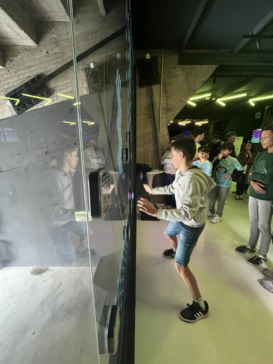 CeltaLab1923's tweet photo. Balaidos ya tiene su espacio CENTRO DEMOSTRADOR de tecnología &amp; ZONA GAMING. 
Hoy hemos probado @onente_esports #FIFA23 @BeFootballVR Realidad virtual, @TeamFordzilla SIM Racing y @neuraltrainer reflejos/habilidad https://t.co/JCfk8xdujv