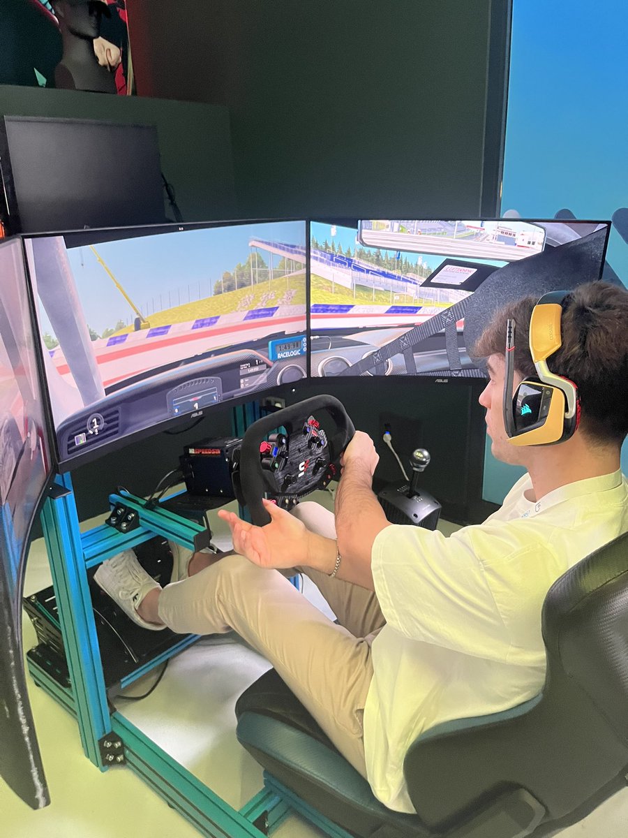Balaidos ya tiene su espacio CENTRO DEMOSTRADOR de tecnología &amp; ZONA GAMING. 
Hoy hemos probado @onente_esports #FIFA23 <a href="/BeFootballVR/">BeFootball</a> Realidad virtual, <a href="/TeamFordzilla/">Team Fordzilla</a> SIM Racing y <a href="/neuraltrainer/">Neural Trainer ™</a> reflejos/habilidad