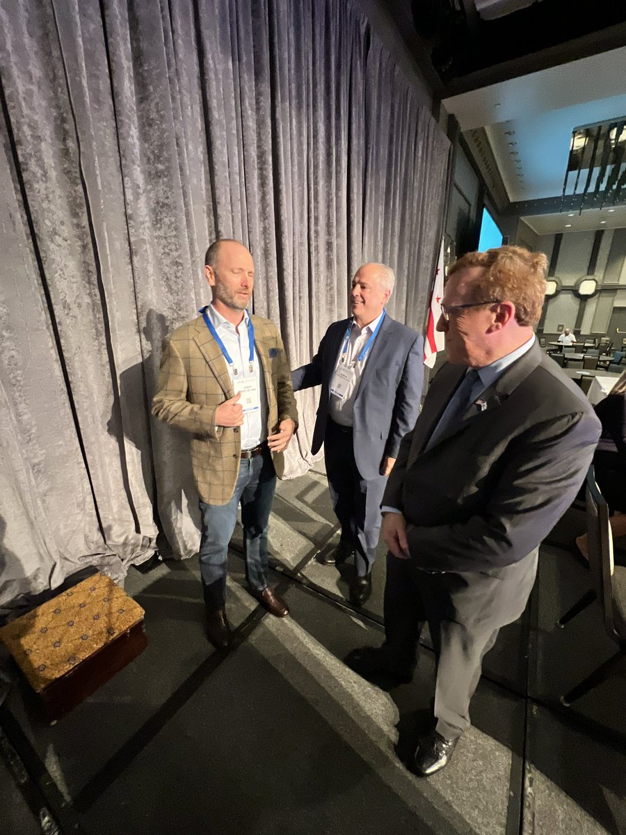 MrRawle's tweet photo. Great seeing the Big 3 together at the Fall Conference (#APAMHSC22): @PresCoreyDLBHF, @MDSantopietro &amp; @SaulLevinMD at the plenary luncheon on healthcare worker #burnout &amp; #well_being. @APAFExecDir @APApsychiatric @PsychFoundation https://t.co/BzPRMZgwYl