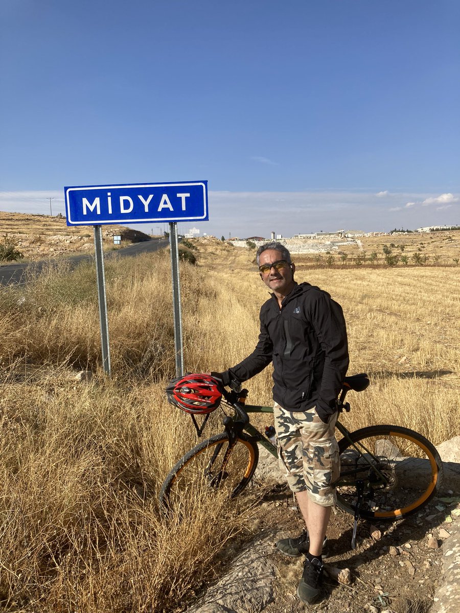 ferhatbadur's tweet photo. Zor da olsa Midyat yokuşu çıkabildik.Midyat’ı görüp geldik
Carraro G2
#midyatbisiklet
#gravel #midyat
#mardin #mardinbisiklet #carraroturkiye #bcycle #nusaybin #nusaybinbisiklet #kayabisiklet #bisiklet #subaşı #sjcam #kızıltepebisiklet #keşfet #midyat #kızıltepe https://t.co/3r7b6TvOqT