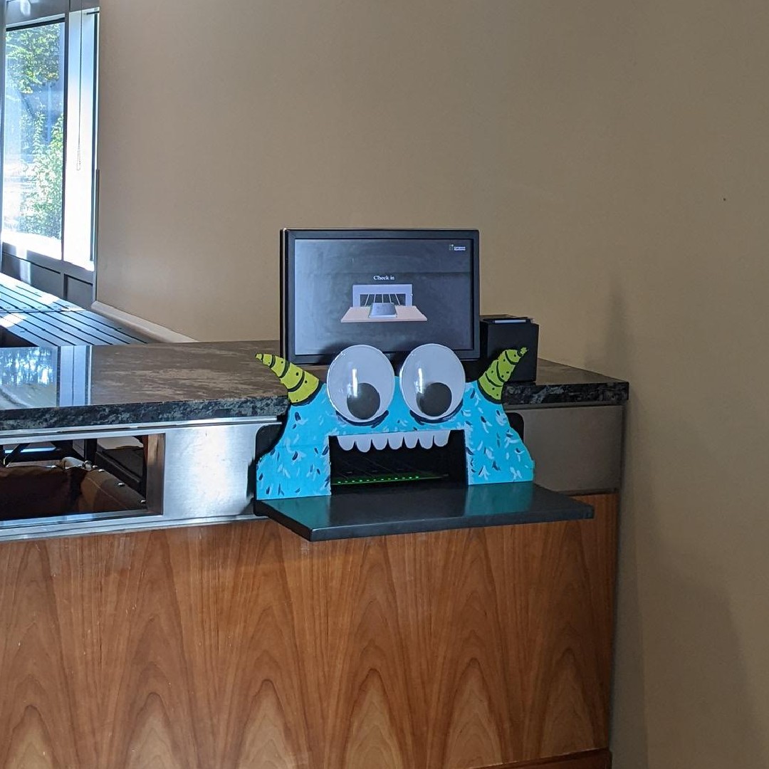 TigardLibrary's tweet photo. Do you have an appetite for books? We can relate! After you've devoured your latest batch, you can feed them to our book-return monster inside the library.
#Tigard #TigardLibrary #BookReturn #LibraryBooks #LibraryMonster #BookMonster https://t.co/gykAgmCG9X