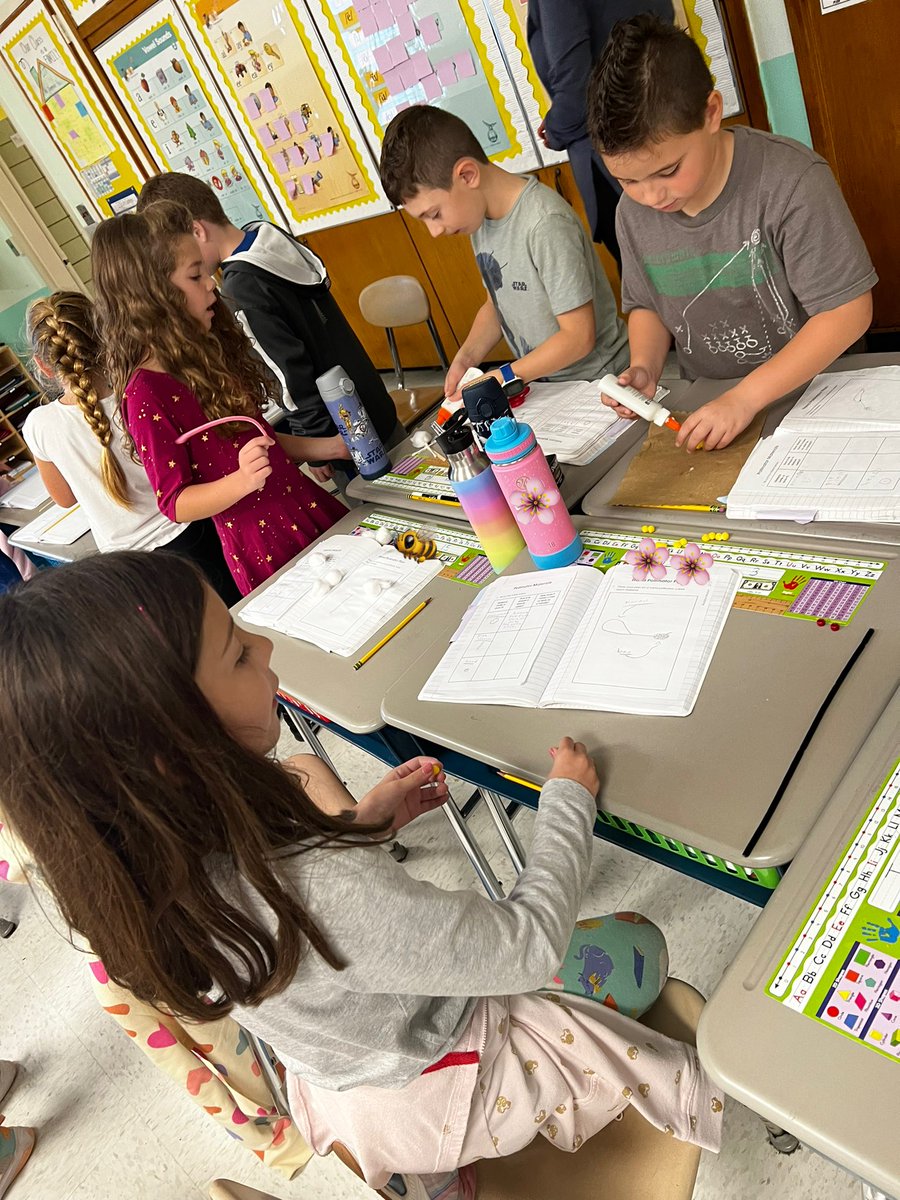 Scientist hard at work scientist 👩🏻‍🔬 We had a design challenge to make hand pollinators that mimicked bees 🐝 these second graders were hard at work! What a successful challenge they had 👏🏼
