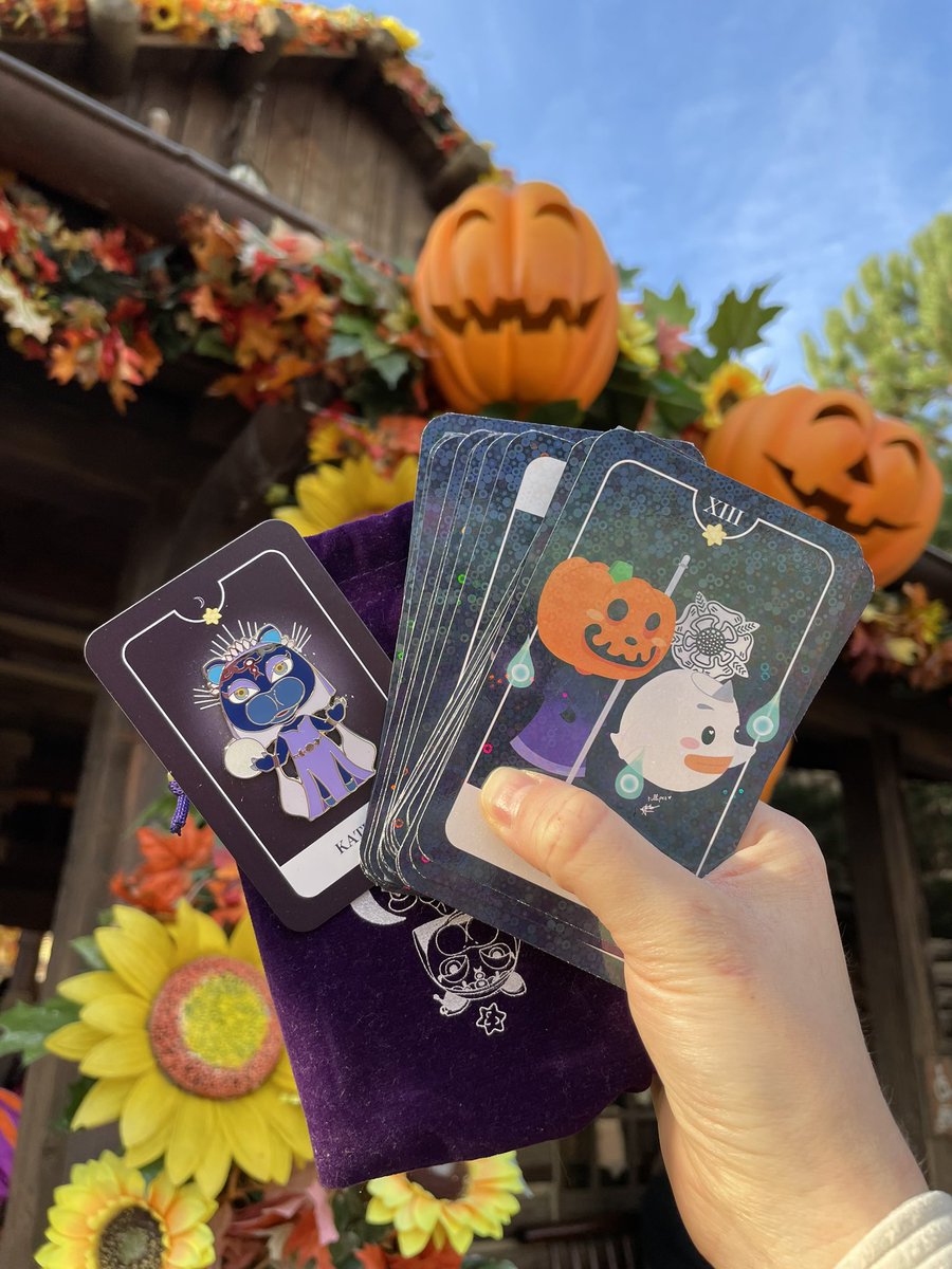 tullipez's tweet photo. 🎃 SORTEO DE HALLOWEEN 🎃 

EL TAROT DE KATRINA + PIN ESPCIAL DE KATRINA 🔮

Participa:
➡️ Sígueme en TW
➡️ Haz RT, dale a ❤️ y comenta con el hastagh #ElTarotDeKatrina

El ganador se anunciará el día 31/10. Último día para participar: 30/10 - 23:59h 

¡Mucha suerte a todes! 🔮🌙 https://t.co/fOt0PavRSb