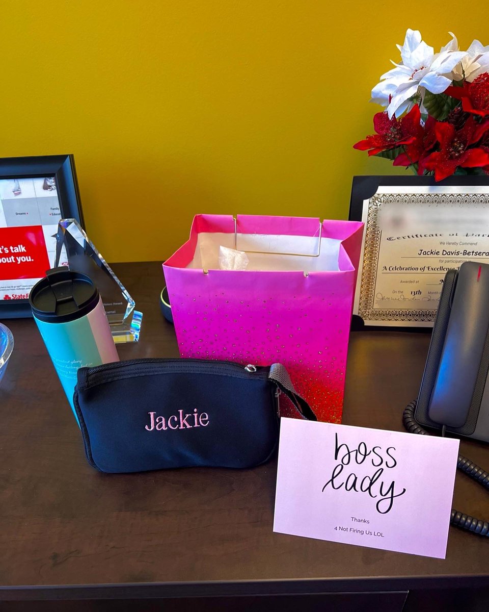 SFAgentJackieD's tweet photo. 🎊🤩🤍The Team of the Jackie Davis-Betserai State Farm Insurance Agency Inc. had fun gifting and wishing our boss (Jackie Davis-Betserai) a HAPPY BOSS’S DAY this past Friday! Great gifts for a GREAT boss lady! Happy Boss’s Day everyone! #HappyBossDay #BossLady #CantonInsurance https://t.co/4FS2M2nGqi