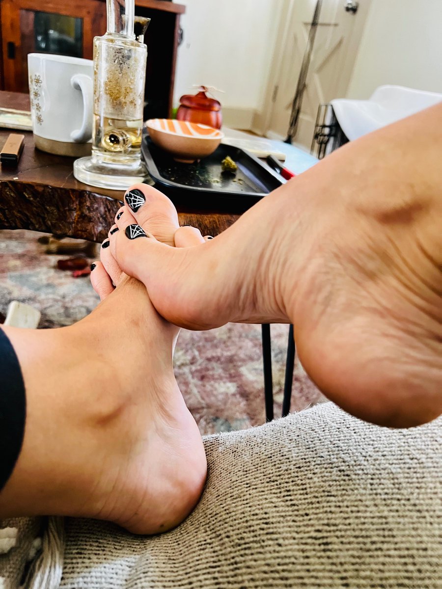 Regina Artezza tweet media